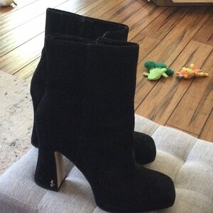 Sam Edelman Elegant Black Ankle Boots